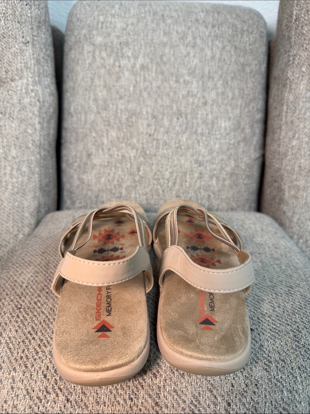 Sketchers Reggae Slim Comfort Stretch Slingback Sandals in Beige - Picture 9 of 13